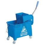 ΚΑΡΟΤΣΙ ΚΑΘΑΡΙΣΜΟΥ ΜΕ ΣΤΙΦΤΗ+ΡΟΔΕΣ 20lt.